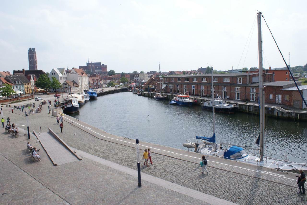 Kaikante Mit Meerblick, Balkon & Parkplatz Am Hafen - Abc155 By Abcwismar Bagian luar foto